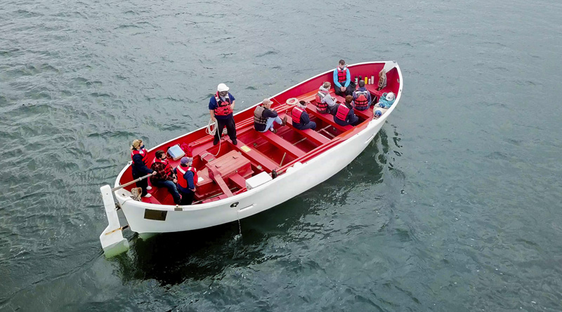 Lifeboatman, practical maritime training, steering lifeboat